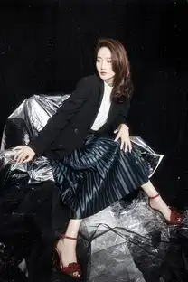 猎毒人侯梦莎黑纱遮面挑战高冷范派头十足