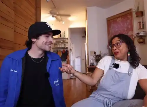 29岁姑娘住进28㎡逼仄蜗居,小家一住就是7年,日子过得很乐观
