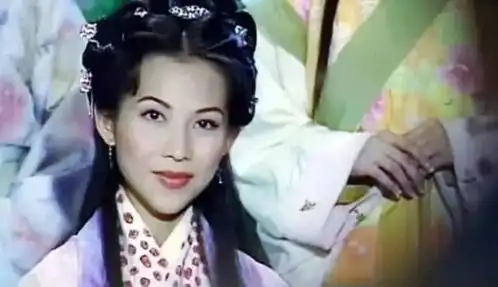 港姐蔡少芬剧照,每一张都貌如天仙,除了最后一图
