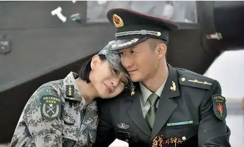 34岁侯梦莎近照,当她脱下军装时,网友终于明白谢楠的担心
