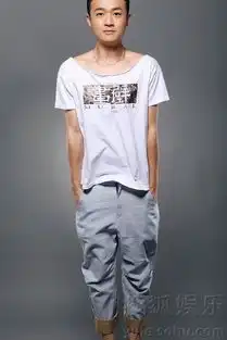 包贝尔力挺新作画壁自制潮t显时尚范儿