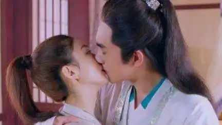 和赵丽颖接吻的5位男星,前4位都是逢场作戏,唯独和他却假戏真做
