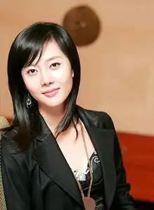 安在旭为女儿设百日宴晒一家三口幸福合影韩国明星情史曝光
