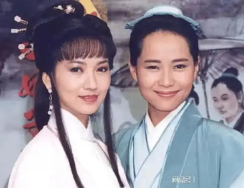 新白娘子传奇,小青知道了跟张公子的渊源后,为何哭得更伤心了
