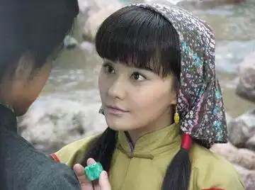 纪敏佳一秒变angelababy林峰垫鼻子耍酷图
