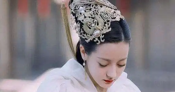 三生三世枕上书阿兰若沉晔定下婚约,于三年后大婚