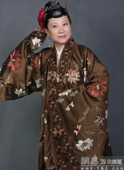 新红楼梦荣宁府女眷官方定妆照曝光