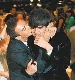 刘畊宏结婚纪念日却晒与周杰伦合影,头文字d的兄弟cp有点齁