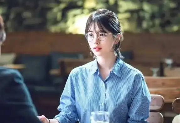 大家好,给大家介绍下,这部脑洞大开的韩剧即将刷爆你的朋友圈
