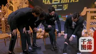 明星大侦探2收官在即何炅激动误伤黄磊