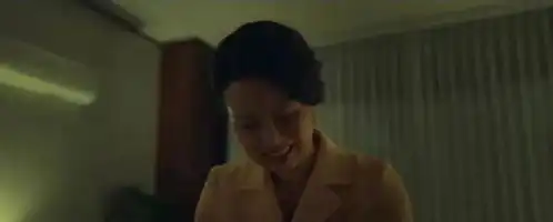 黑暗荣耀剧照听到