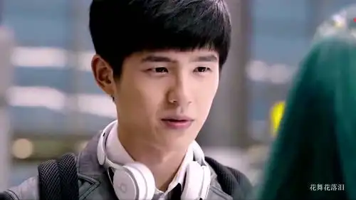 好色唐仁最爽的离别,抱着女神就不撒手,差点犯罪