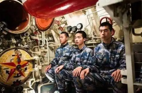 潜艇兵长时间呆水下,那他们平时吃什么普通人看完难以接受
