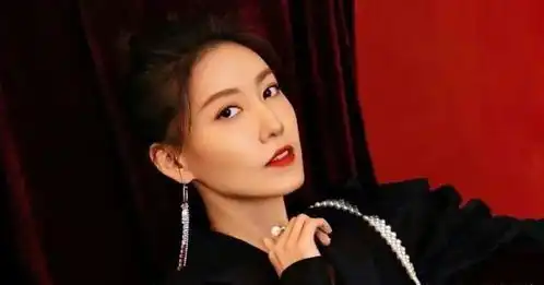 苏有朋追她三年,她却选择嫁给普通老百姓,究竟为什么
