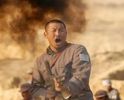 抗战时,为何不能假装投降,然后掏出枪偷袭其实后果很危险
