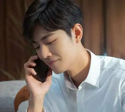 郑爽连发三条微博退出追光吧,自曝帮节目炒热度,工具人实锤