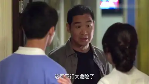 女子被讨债,门口一片狼藉连家都进不去,男同学英雄救美门口守护