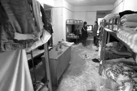 这才是正宗蜗居86平方米房屋住28人
