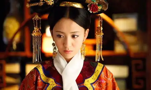 才火了一年,就想压番佟丽娅金晨,她配吗