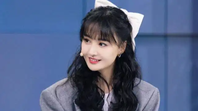 和前任生了一对双胞胎出生证明中母亲姓名拼音和郑爽相同

