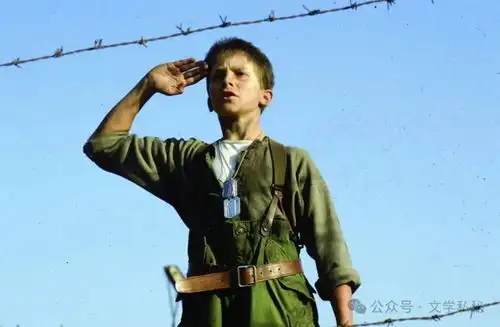 斯皮尔伯格以严谨著称,但其中国题材影片的第一个镜头就穿帮