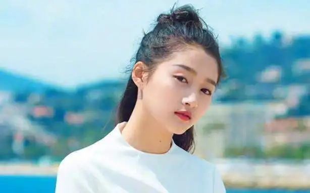 甜蜜暴击剧透鹿晗误入女校,关晓彤倒追表白鹿晗,剧情太甜了
