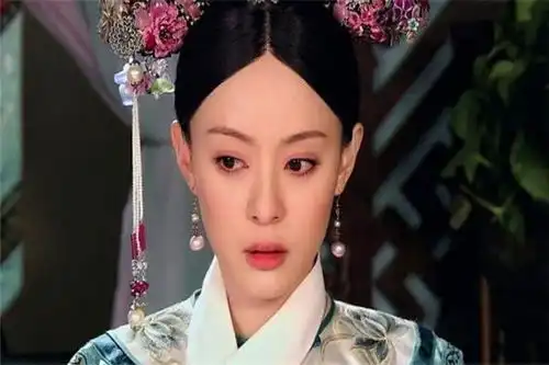 甄嬛传芳若姑姑是皇帝身边的红人,为何会那么帮助甄嬛呢
