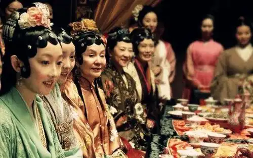 红楼梦这位母亲任由儿子给人做娈宠,曹公刻画的寓意极具代表性