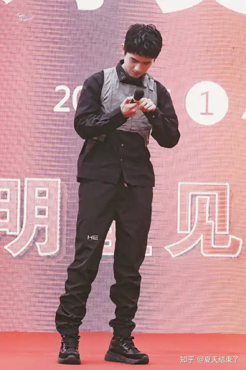 各位姐妹有易烊千玺,白敬亭,刘昊然,陈飞宇的图片吗道枝弟弟我也可