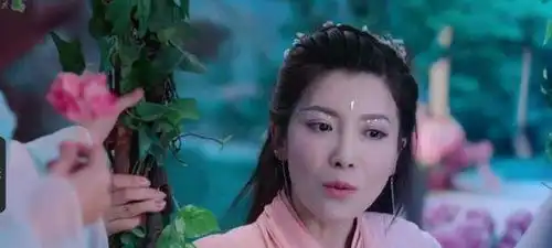 白飞飞与朱七七,沈浪更爱谁白飞飞死后沈浪的举动是最好的解释
