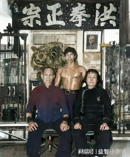 赵志凌年轻时照片,网友这肌肉跟功夫里的娘娘腔反差太大了吧

