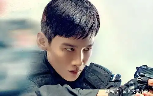 白敬亭新剧杀青,另一新剧发新海报,搭档金马奖影后这剧追定了