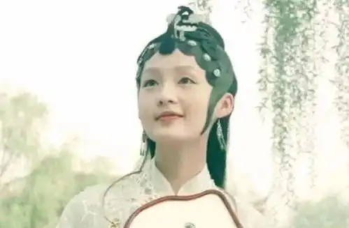 她曾是被秘密培养的人才,却转身进入娱乐圈,成为当红女明星
