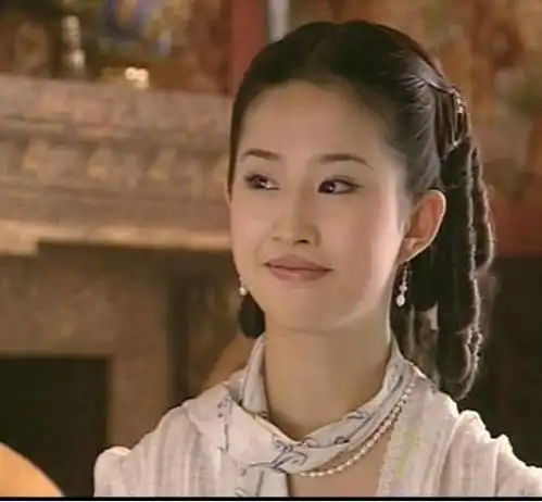 4位明星刚出道时的样子,杨幂一言难尽,而刘诗诗却是一如既往
