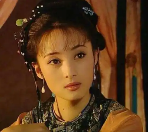 惊艳四方,蒋勤勤十大古装造型,一个眼神就能勾住你
