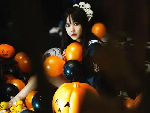 蒋沁芸万圣节晒照二次元鬼马少女本色尽显