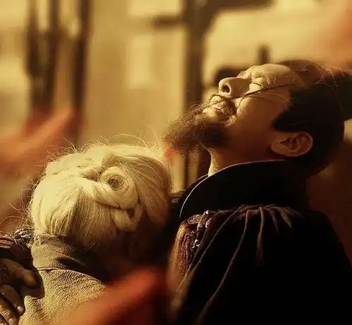 秦桧夫妇跪像跪了五百多年,秦家后人要求拆除,现在能拆吗