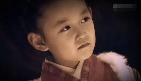 童星蒋依依演天坑鹰猎遭遇网络暴力,还连累家人被骂
