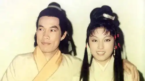 明星姐妹不幸人生米雪不婚不育,雪梨未婚生两娃,如今都是单身
