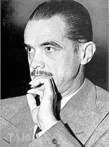 他一个玩笑把美国总统搞下台,动笔骗来600万,还被好莱坞拍成电影...我服了
