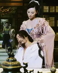 莫小棋画壁剧照首曝光霸气持弓气势非凡
