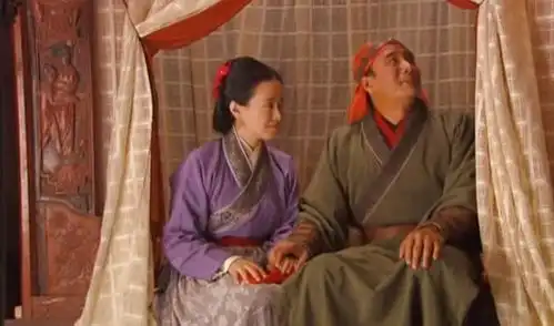 朱元璋登基之日吟诗一首,前两句遭群臣嘲笑,后两句一出鸦雀无声