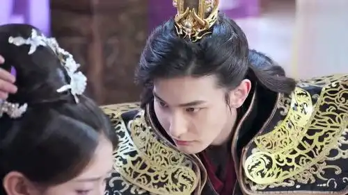 双世宠妃檀儿怒怼墨奕怀被一巴掌扇过去,拿镜心威胁她
