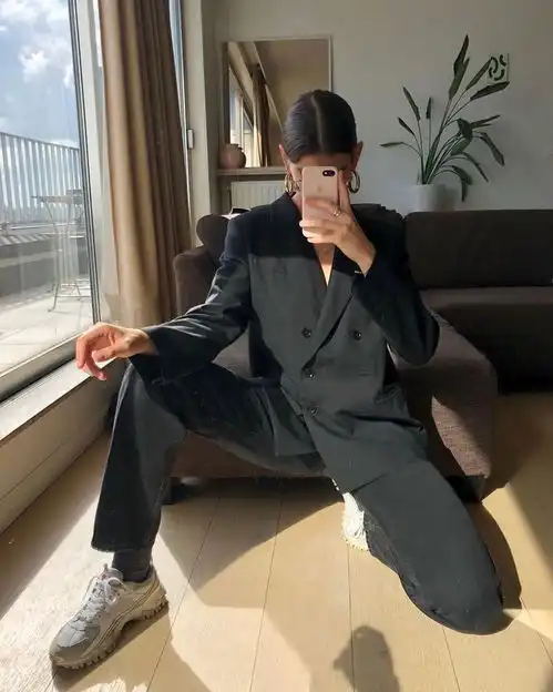 景甜司藤西装清爽靓丽,打开初春外套的正确搭配方式
