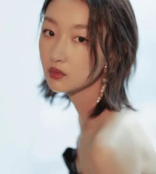 162的周冬雨,凭什么穿啥都好看学会3点小技巧,你也一样美