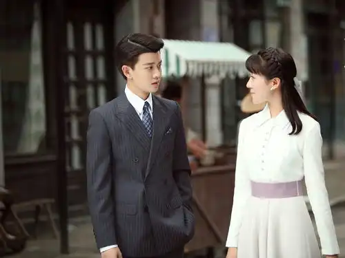 任嘉伦左手秋蝉,右手蜥蜴,兜里综艺,一场源自拼搏的国超传奇