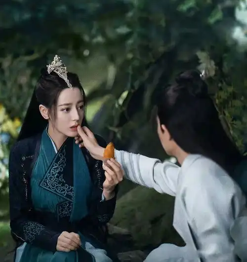 与君是全网冠军榜剧集,不是靠买热搜,而是在实体广告上砸钱