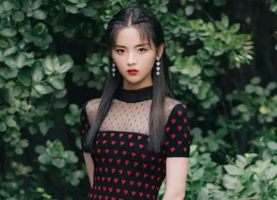 杨超越3剧连播,成毅新剧无缝衔接,这样吃真的好吗