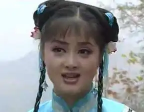 蒋欣跑龙套剧照曝光网友竟是从肩膀认出她的
