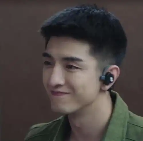 倾城时光赵丽颖的运动鞋,鞋底6厘米高,这都是因为金瀚